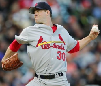 Mulder delivers a pitch for the Cardinals, and again notice the elbows location.