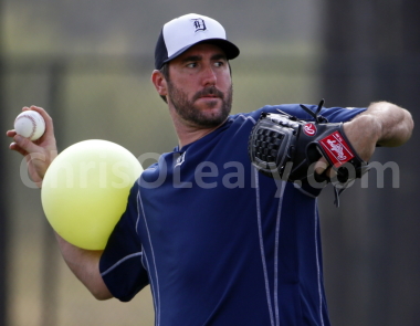 Justin Verlander Using a Connection Ball